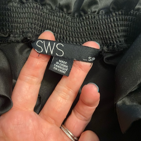 Black Ruffle Shrug - Picture 5 of 5